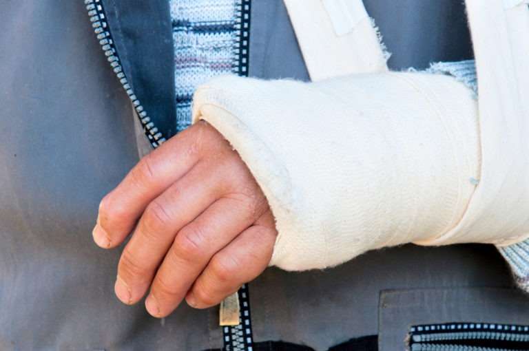 What is the Average Settlement for a Broken Wrist in a Car Accident?